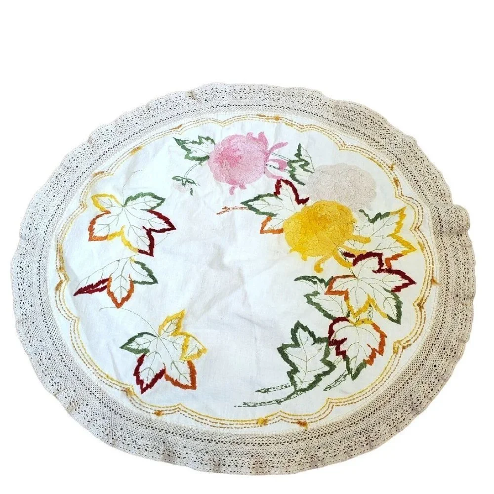 Vintage‎ 26 Inch Round Linen Doily Table Embroidered Flowers Leaves Fall Autumn
